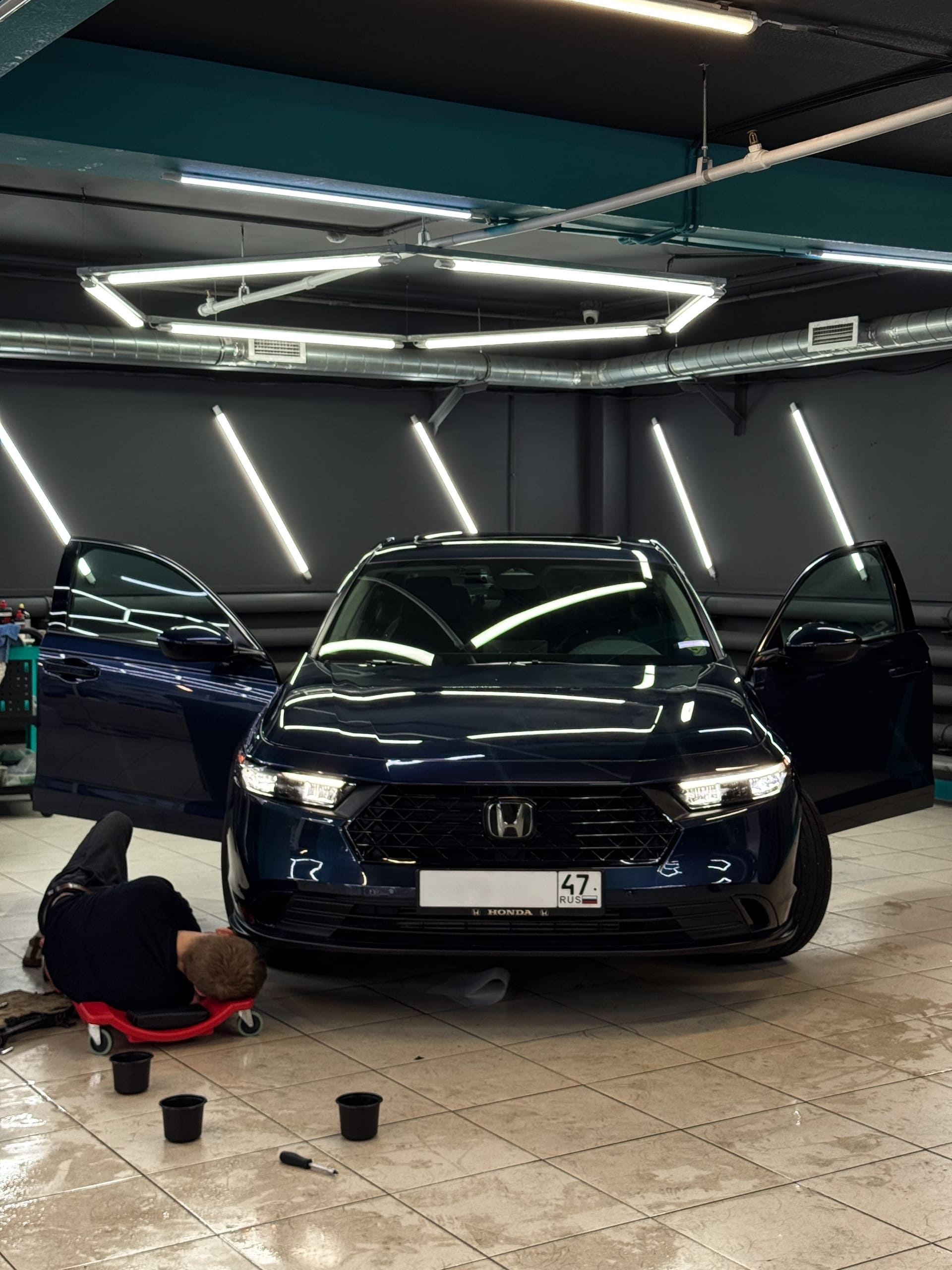 Монтаж парктроников Honda Accord в детейлинг-студии