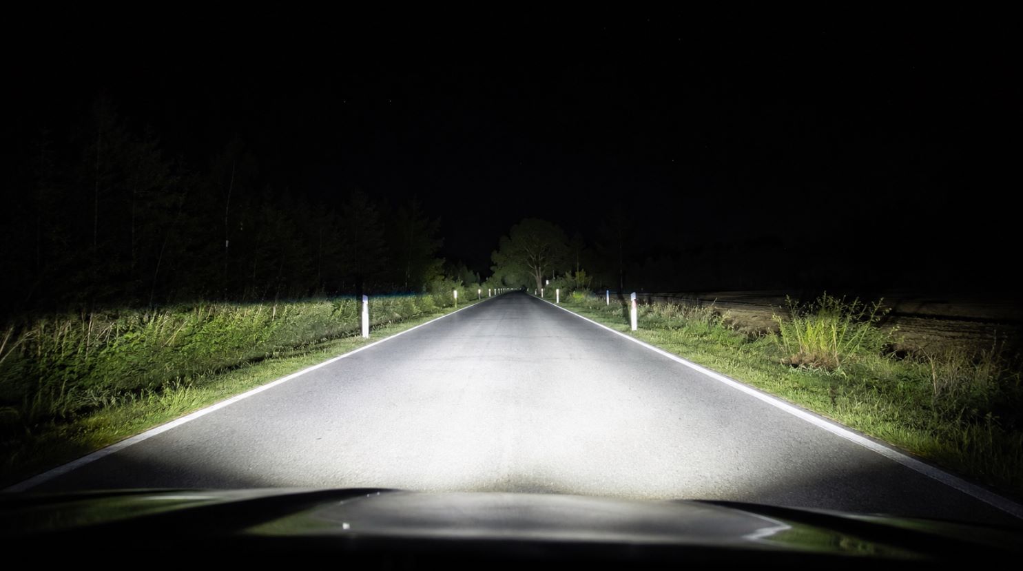 Яркий свет фар после установки Bi-LED линз и тюнинга
